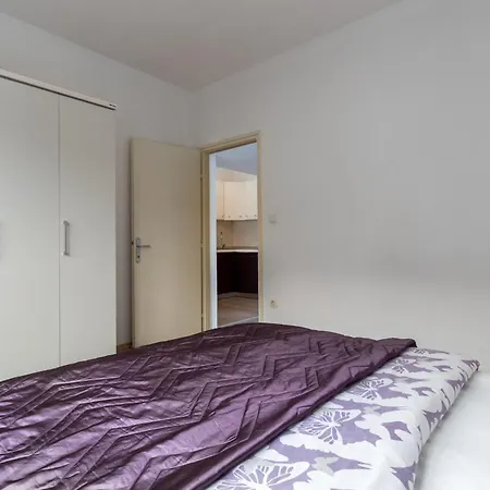 Enny Apartment *