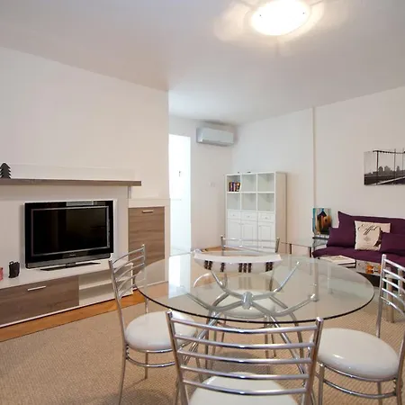 Enny Apartman